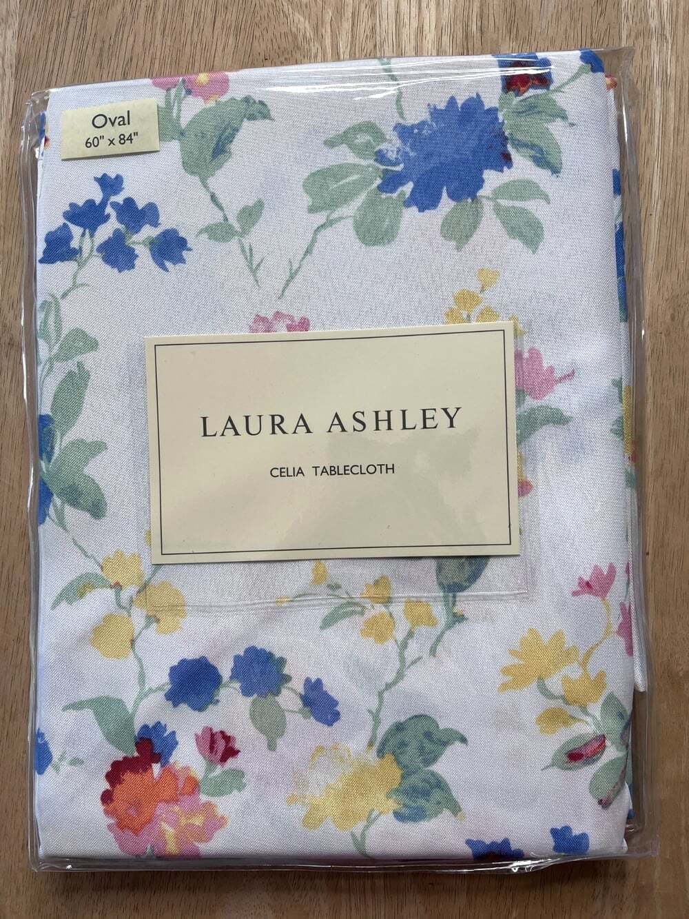 Laura Ashley Celia Tablcloth Oval 60 x 80 Floral Polyester